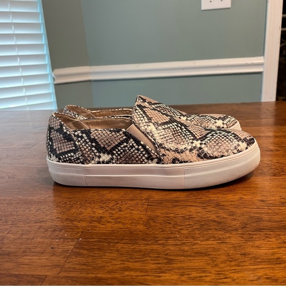 Kate Spade Ginger snake print leather slip on shoes size 9.5 - Picture 2 of 13